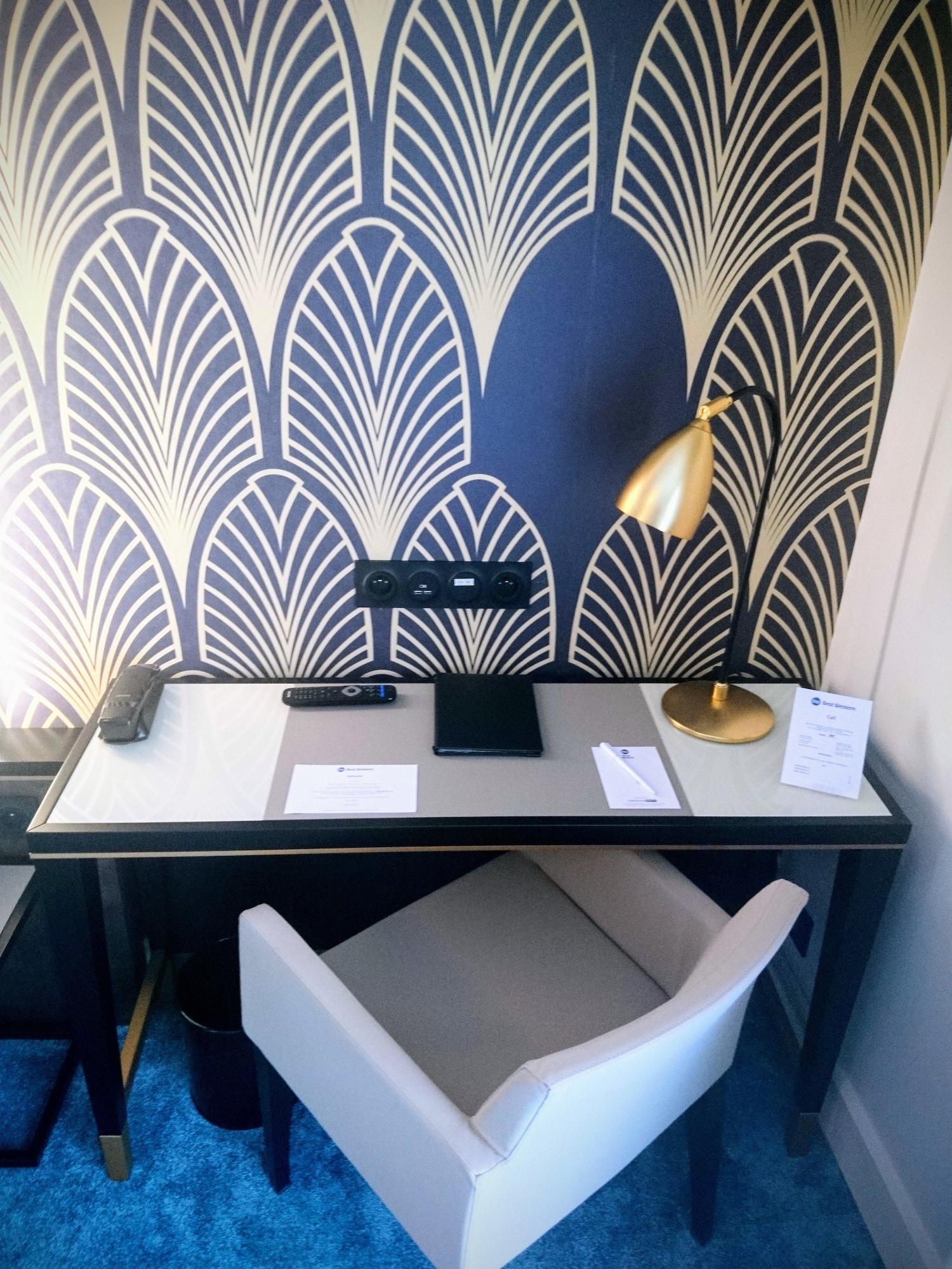 Western Journel Juan-les-pins Hotel Antibes